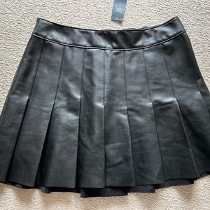 Abercrombie & Fitch A&F Faux Vegan Leather Pleated Skirt Black Size Large L New